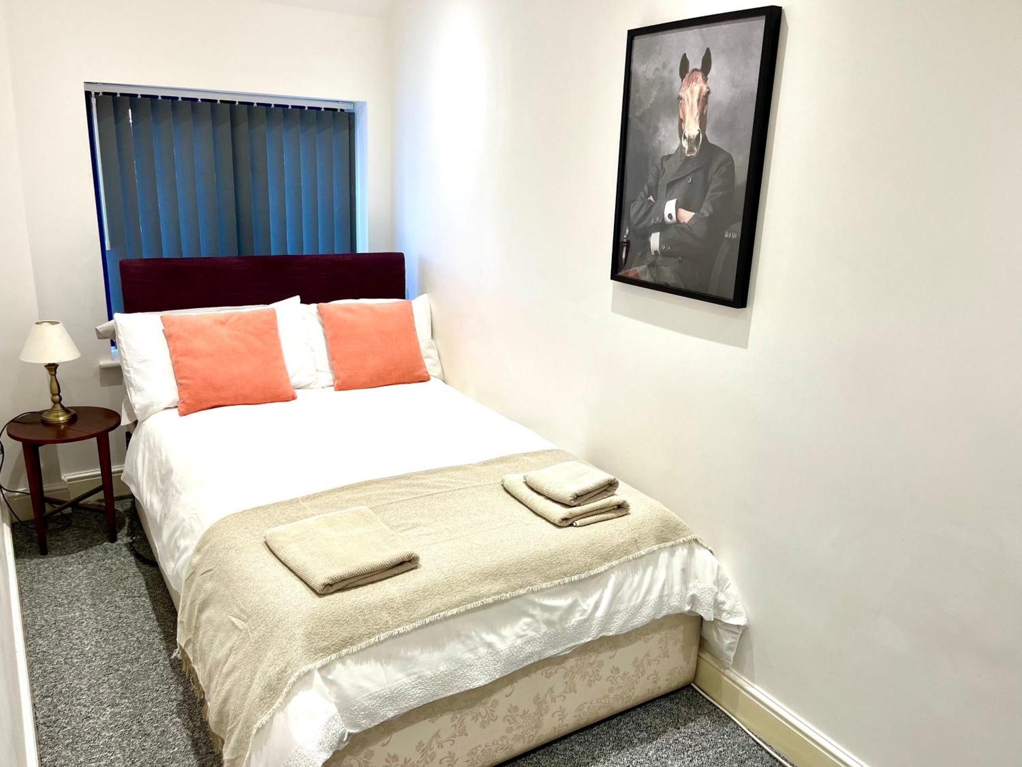 Premium Apartments Thatcham Broadway Ngoại thất bức ảnh